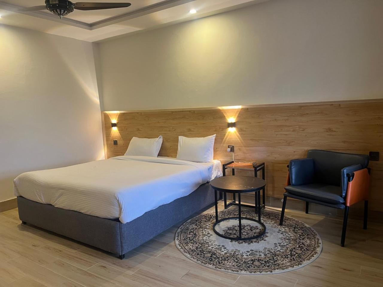 Eat And Read Hotel Skardu Zimmer foto